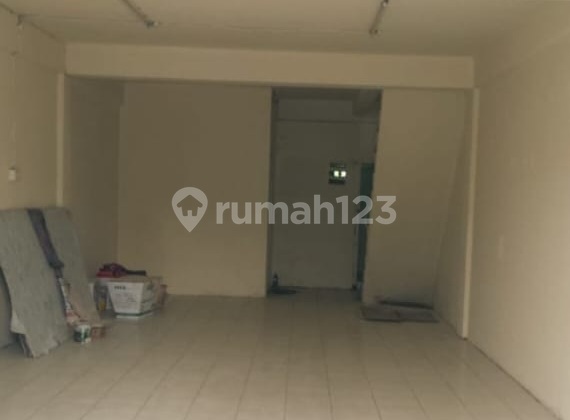 Quick Sale 3-Storey Shop House in Jembatan Tiga Complex 2