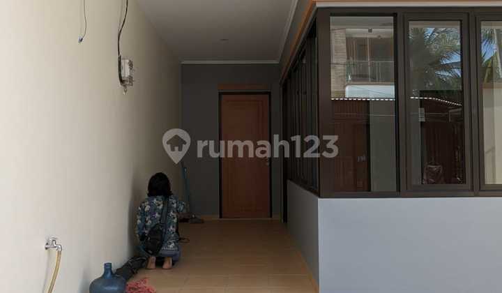 Dijual Rumah 3 Lantai Baru Muara Karang 2