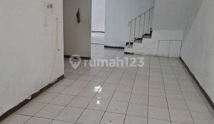 Disewakan Rumah 2.Lt Muara Karang Lokasi Nyaman