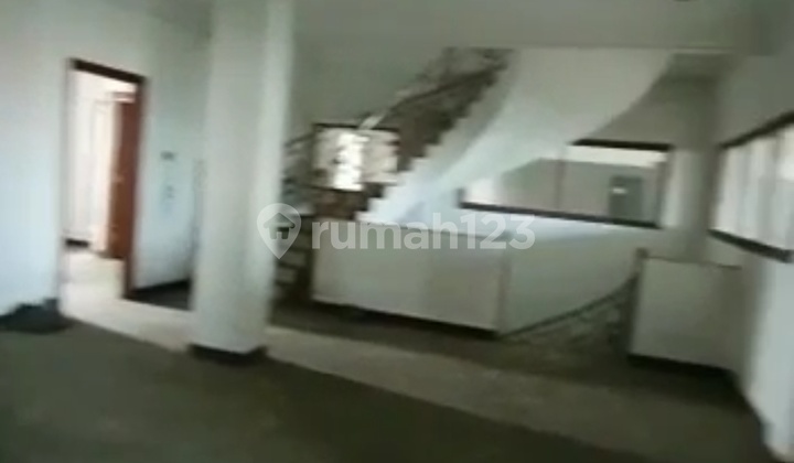 Cheap For Rent 4-Story Row Shop House in Pakin, Penjaringan