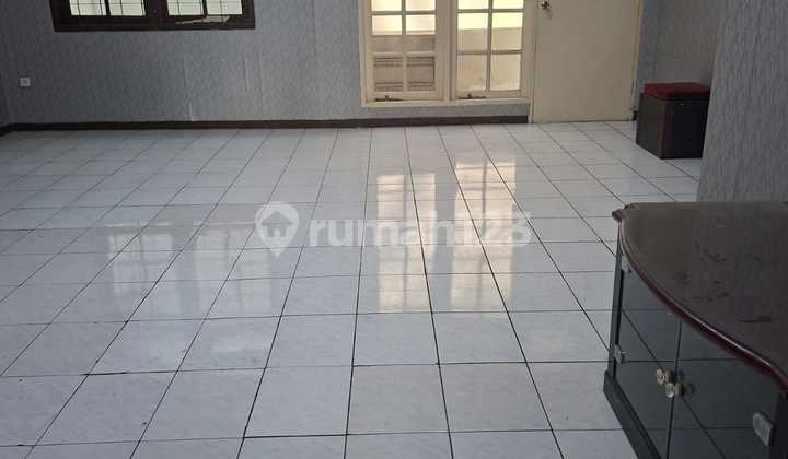 Disewakan Rumah 2.Lt Muara Karang Lokasi Nyaman 2