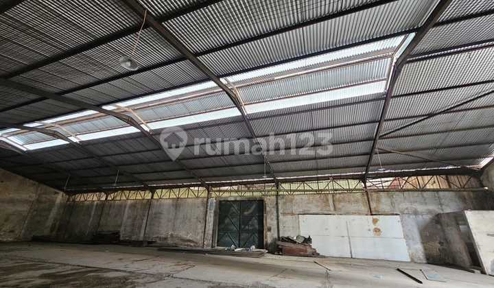 Warehouse for Rent in Pluit, Close to Emporium Mall Warehouse for Rent in Pluit, Close to Emporium Mall