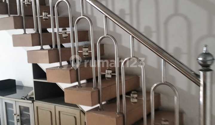 Disewakan Rumah 2 Lantai Muara Karang Siap Huni 2