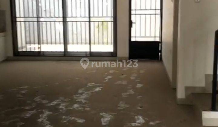 Rumah Pluit Timur 2 Lantai Sudah Renovasi 2