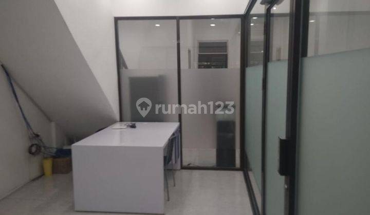 Disewakan Ruko 3 Lt Mangga Besar Lokasi Ramai 2