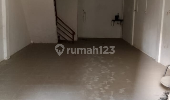 For Sale Fast 2.5-Story Shop House in Bustling Telukgong Area 2