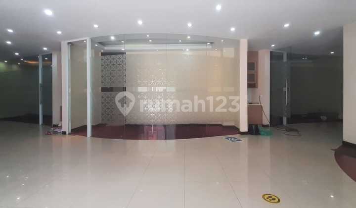 Disewakan Mini Building 2 LT Area Senopati