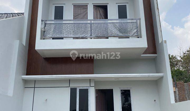 Rumah Mewah Dua Lantai Di Dalam Cluster Daerah Mulawarman  1