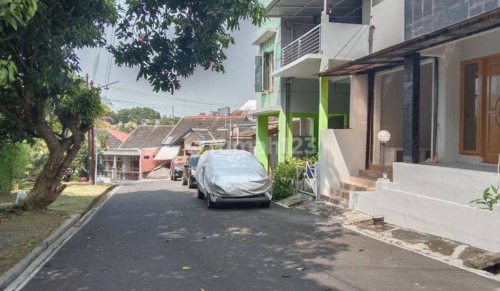 Rumah Mewah Dua Lantai Bebas Banjir Daerah Banyumanik  2