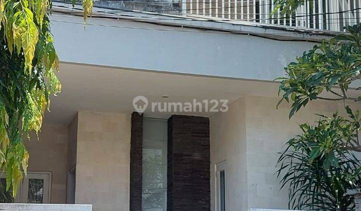 4 BEDROOM HOUSE IN RENON, DENPASAR 1