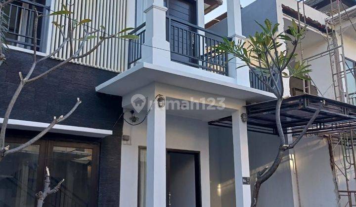 RUMAH FURNISHED 2 LANTAI ONE GATE SYSTEM DI TUKAD BATANGHARI DENPASAR 1