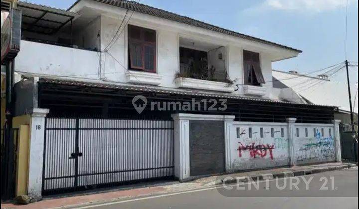 Di  Rumah Lokasi Sangat Strategis 2