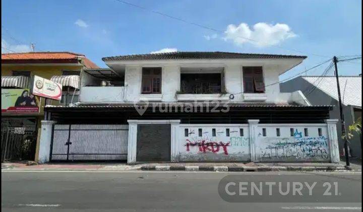 Di  Rumah Lokasi Sangat Strategis 1