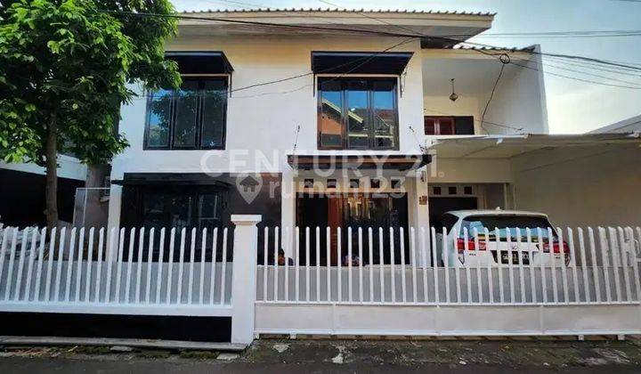 Di Jual Rumah Klasik  Sangat Terawat 2 Lantai Duren Sawit 1