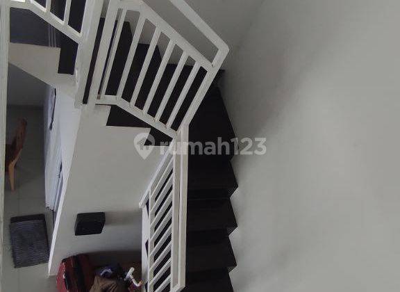 Rumah Hook 2 Lantai 3 Muka Jalan Kolonel Masturi Lembang Bandung 2