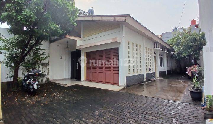 Rumah sekaligus untuk kantor siap huni lokasi bagus dekat toll 1