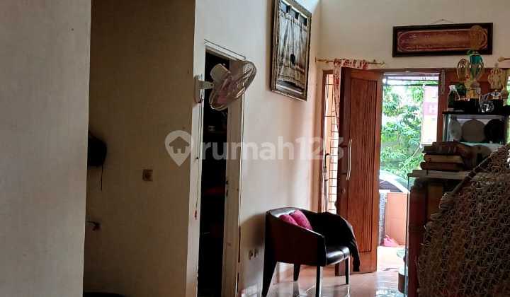 Two-Story House, Green and Comfortable, Strategically Located in Graha Bintaro. 2