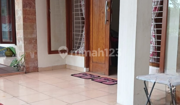 Rumah 2 Lantai, Asri dan Nyaman Lokasi strategis di Graha Bintaro