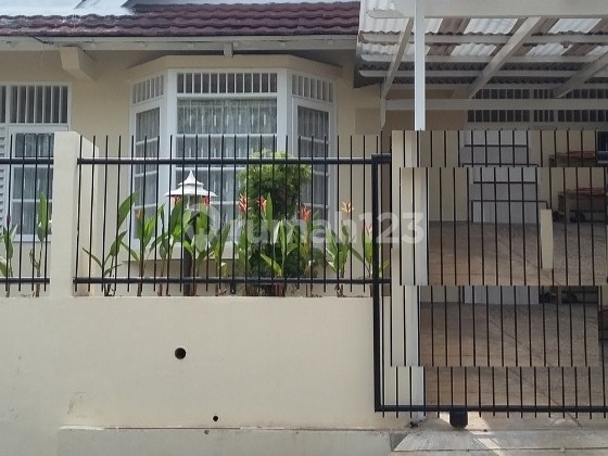 For rent as a residence in Bintaro Sector 3. For rent as a residence in Bintaro Sector 3.