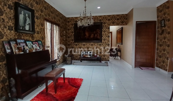 Rumah 2 lantai mezanine, bebas banjir, lokasi strategis di Rengas