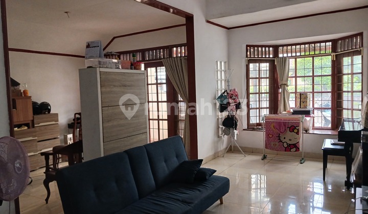 Rumah 2 Lantai, lokasi strategis di Bintaro Sektor 5 Rumah 2 Lantai, lokasi strategis di Bintaro Sektor 5