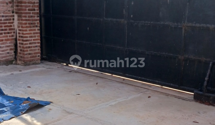 For Rent: Good Warehouse, Strategic Location by the Main Road near Toll Gate...