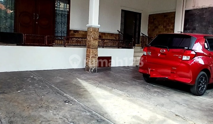 Beautiful 2-Story House, Move-In Ready, Strategic Location in Pesanggrahan 2