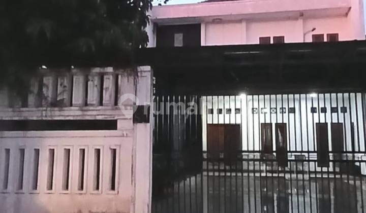 Nice House, 2 Floors, Strategic Location in Pesanggrahan