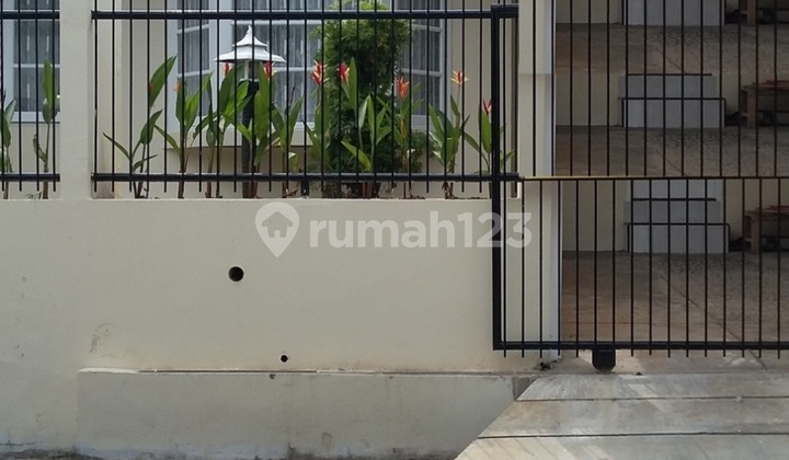 For rent as a residence in Bintaro Sector 3. For rent as a residence in Bintaro Sector 3.