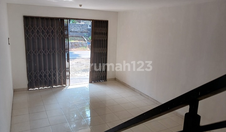 2-Storey Shop House on Main Road, Strategically Located in Kedaung Pamulang. 2