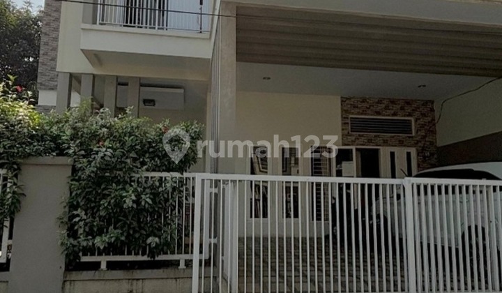 Rumah 2 lantai Cantik Murah lokasi strategis dekat Bintaro 2