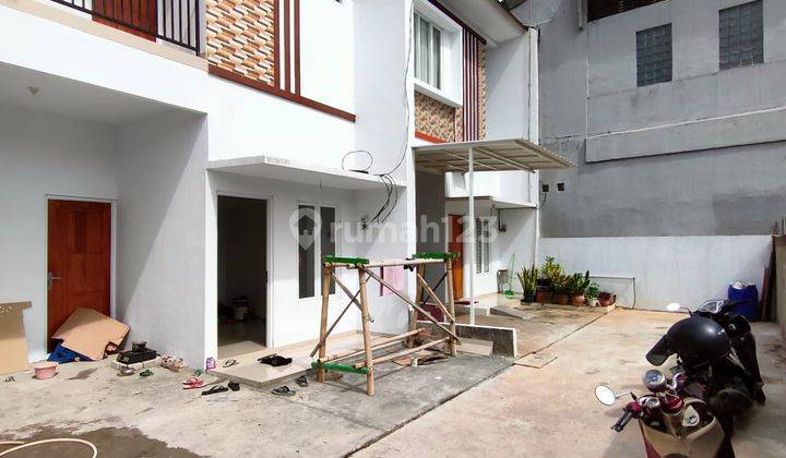 Rumah 2 Lantai Baru Unfurnished SHM di Jalan Raya Kodau Jatimekar Kota Bekasi, Bekasi 2