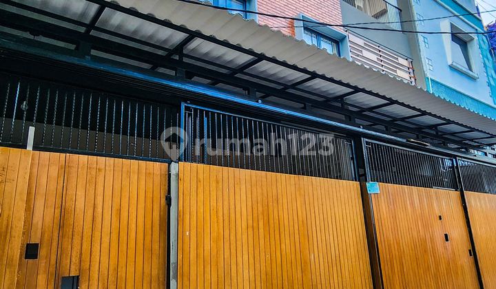 Dijual KOST BARU Full Furnished dan FULL terisi 100% (Selalu WAITING LIST)*