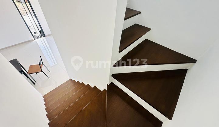 Dijual Rumah 2Lt,Sangat Strategis,Mewah Dan.murah di Jatiwarnaa Dijual Rumah 2Lt,Sangat Strategis,Mewah Dan.murah di Jatiwarnaa