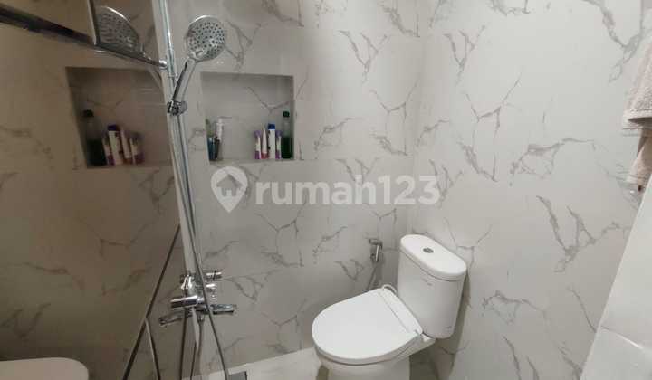 Di Jual Rumah Second Bagus di Vida Durian Kota Bekasi 2