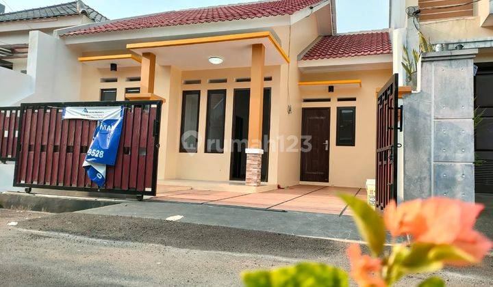 di Jual Rumah Murah Carport Lebar Design Minimalis Dukuh Zamrud  1