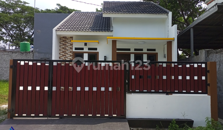 JUAL CEPAT RUMAH BARU, 3 KAMAR TIDUR BEBAS BANJIR DAN NYAMAN LOKASI DI SENOPATI ESTATE SUMUR BARU BEKASI 1
