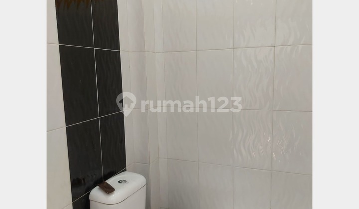 kamar mandi jual rumah murah 2kt 1km