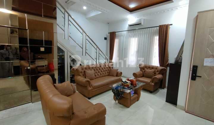 Di Jual Rumah 2 Lantai Modern di Vida Durian Kota Bekasi 2