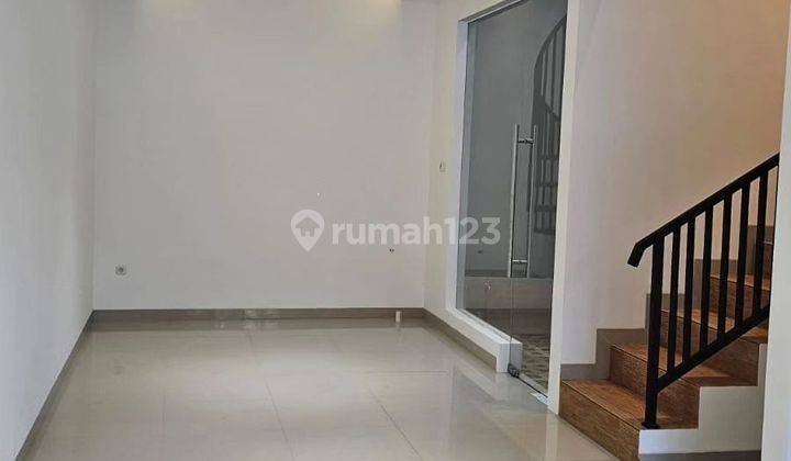 Rumah Baru Modern Minimalis di Graha Raya 2