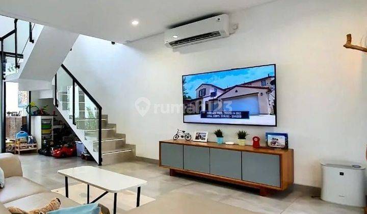 Rumah cantik Modern sudah renovasi dg private pool di Bintaro  2