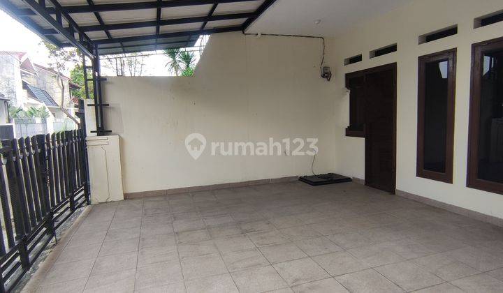 Rumah sudah Renovasi siap huni di Bintaro sektor 2 2