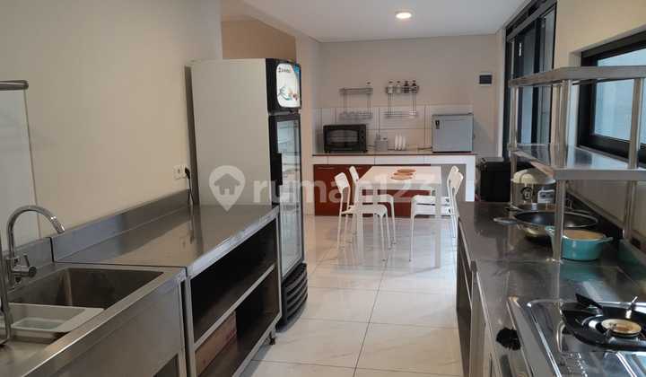 Cool Fully Furnished Kitchen, 3 Bedrooms, 2 Bathrooms, 90m² Building Area, 120m² Land Area, 2 AC, 1 Water Heater, Refrigerator. 2