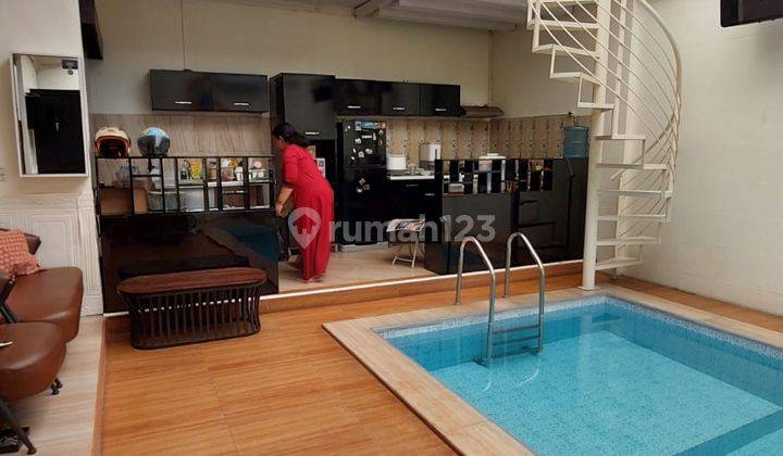 Mewah Fullfurnished Kolam Renang Kt4 Lb200 Lt165 Km2 2lantai 4ac  2