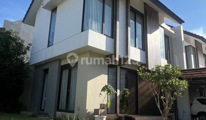 New 2-story Hook, 3 bedrooms, 2 bathrooms, 3 air conditioners, land area 105, building area 165. 2