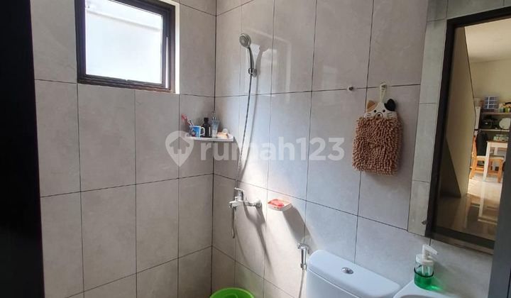 Modern - Full Furnish  Kt3 Km2 /  2lantai  2