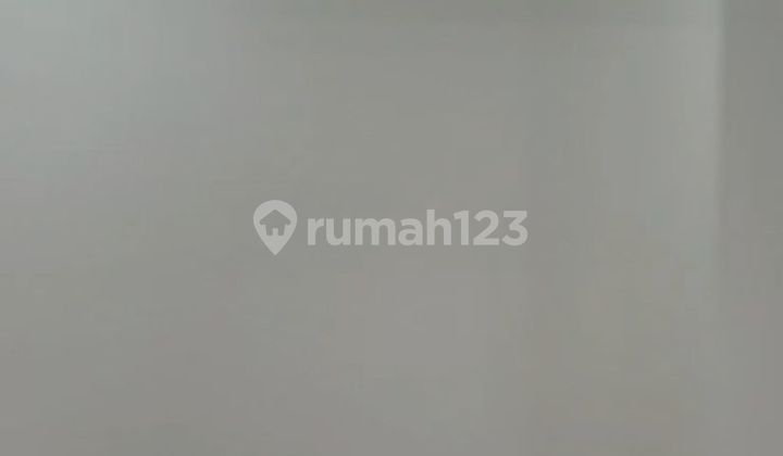 Newly Renovated, 3 Bedrooms, 1 Bathroom, 70m² Land Area, 108m² Building Area, with Water Heater. 2