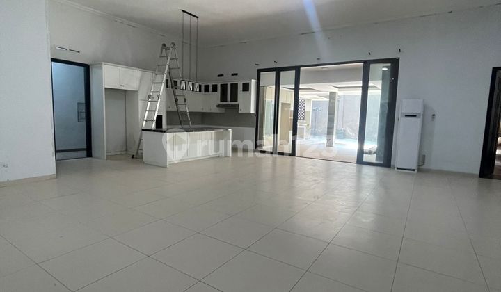 Btd Semi-furnished 4+1 Bedroom, 3+1 Bathroom, 500 sqm Land, 650 sqm Building, 5 AC Units, Water Heater.