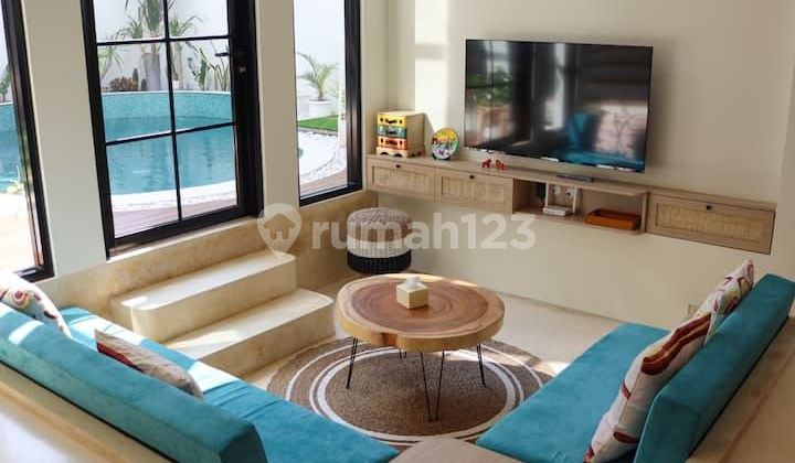 Swimming Pool House - Fully Furnished 3BR 3Bath / 2 Floors / 180m² Building 200m² Land