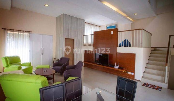 Modern Furnish Swimming Pool - Rumah Villa Dago Udara Sejuk 2